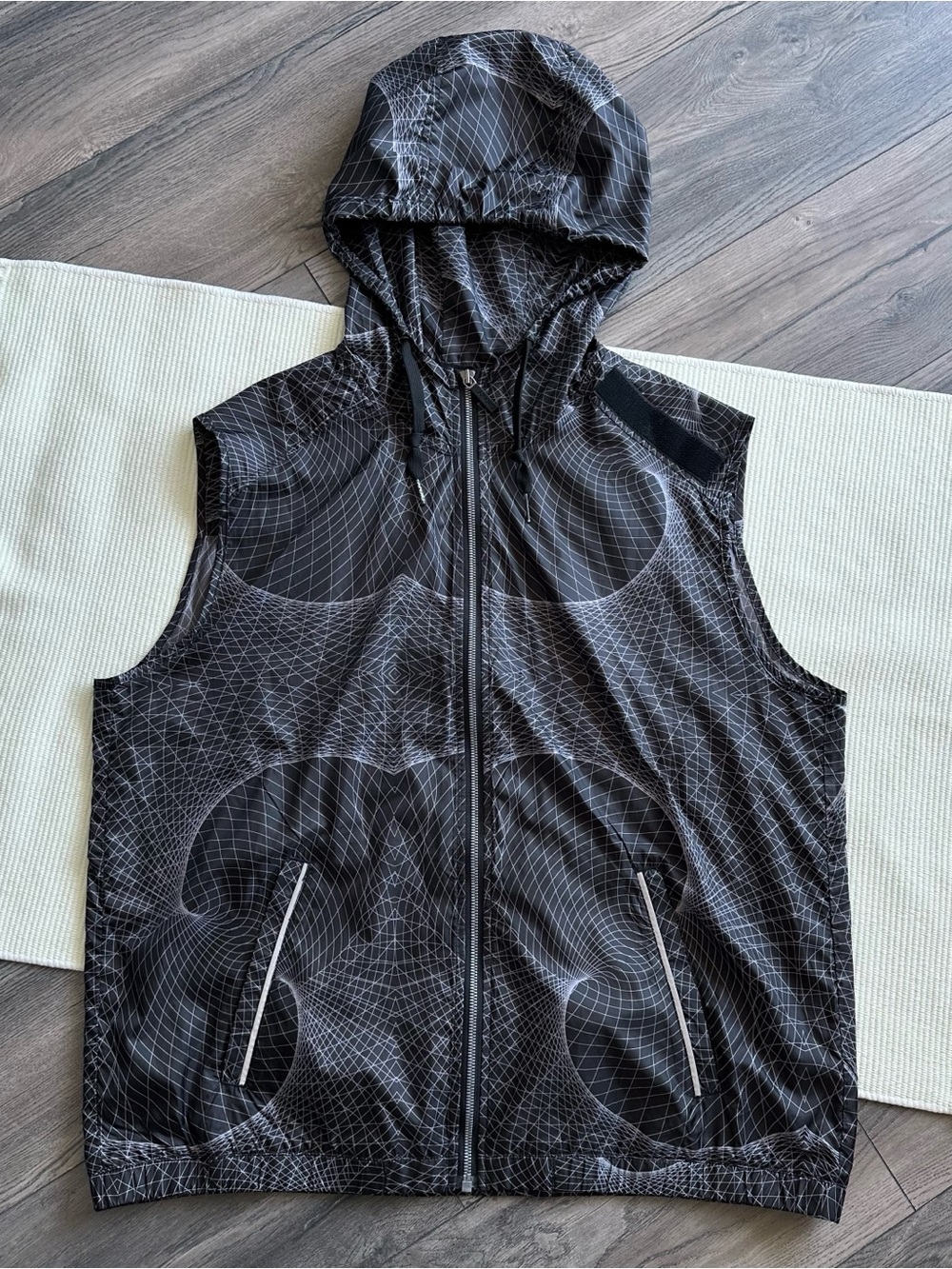 DKNY Jeans Sleeveless Lightweight Hooded Nylon Vest